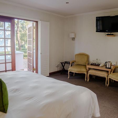River Meadow Manor Centurion Eksteriør billede