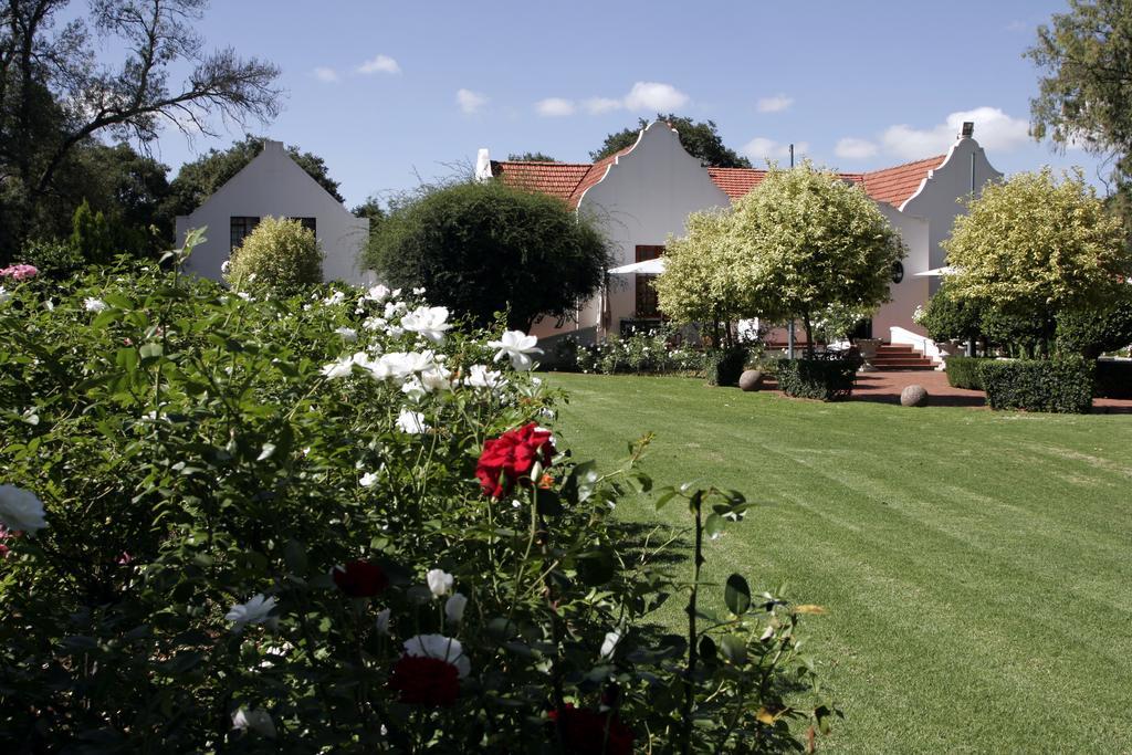 River Meadow Manor Centurion Eksteriør billede