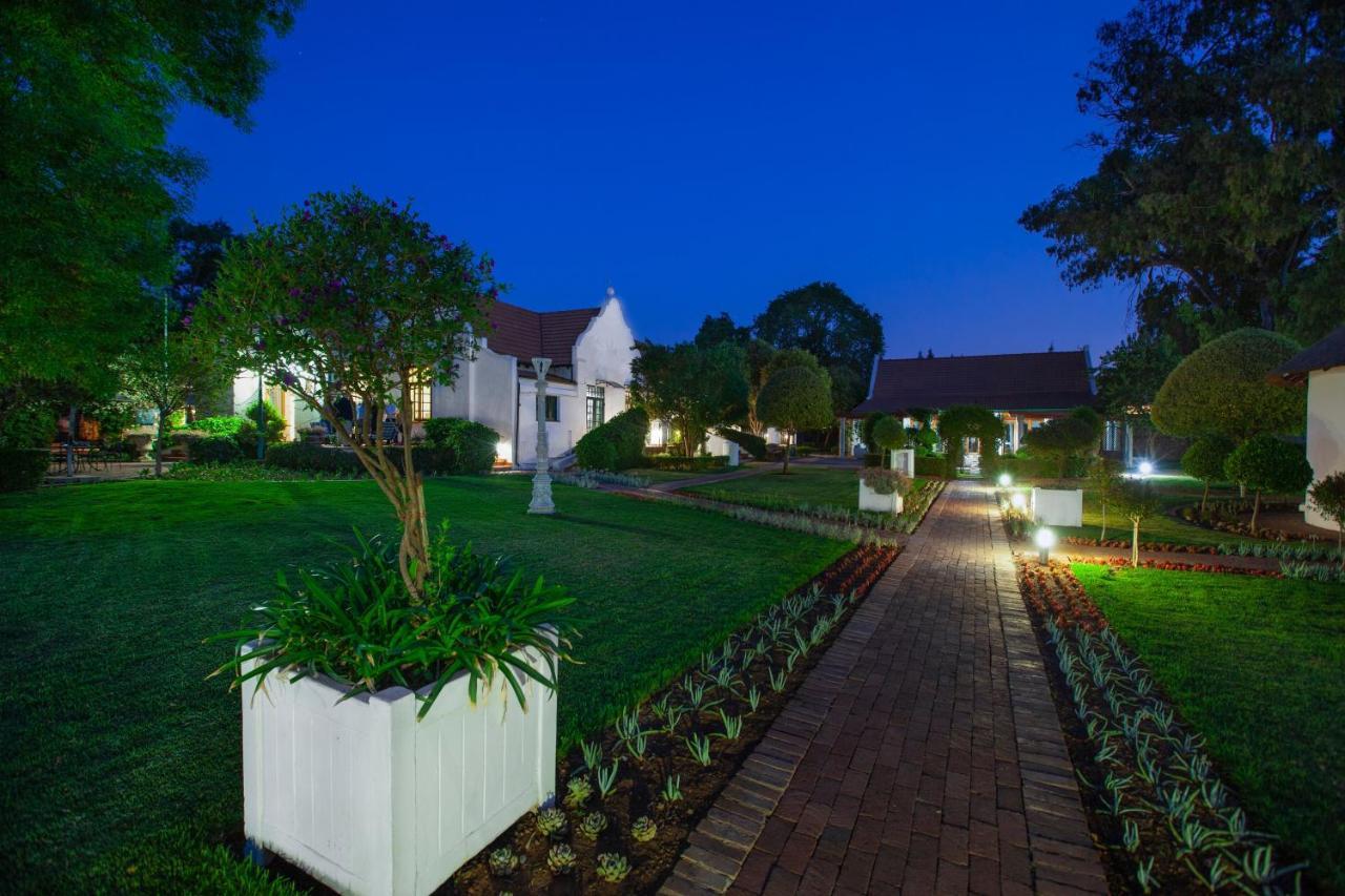 River Meadow Manor Centurion Eksteriør billede