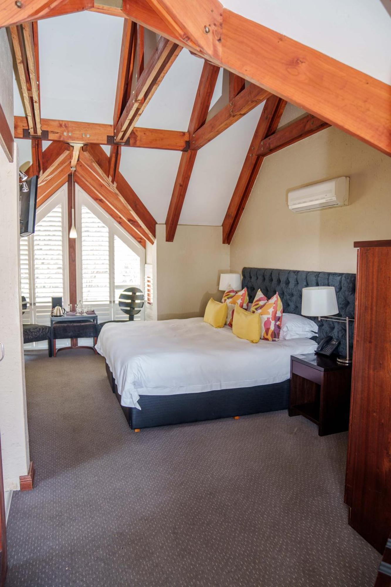 River Meadow Manor Centurion Eksteriør billede