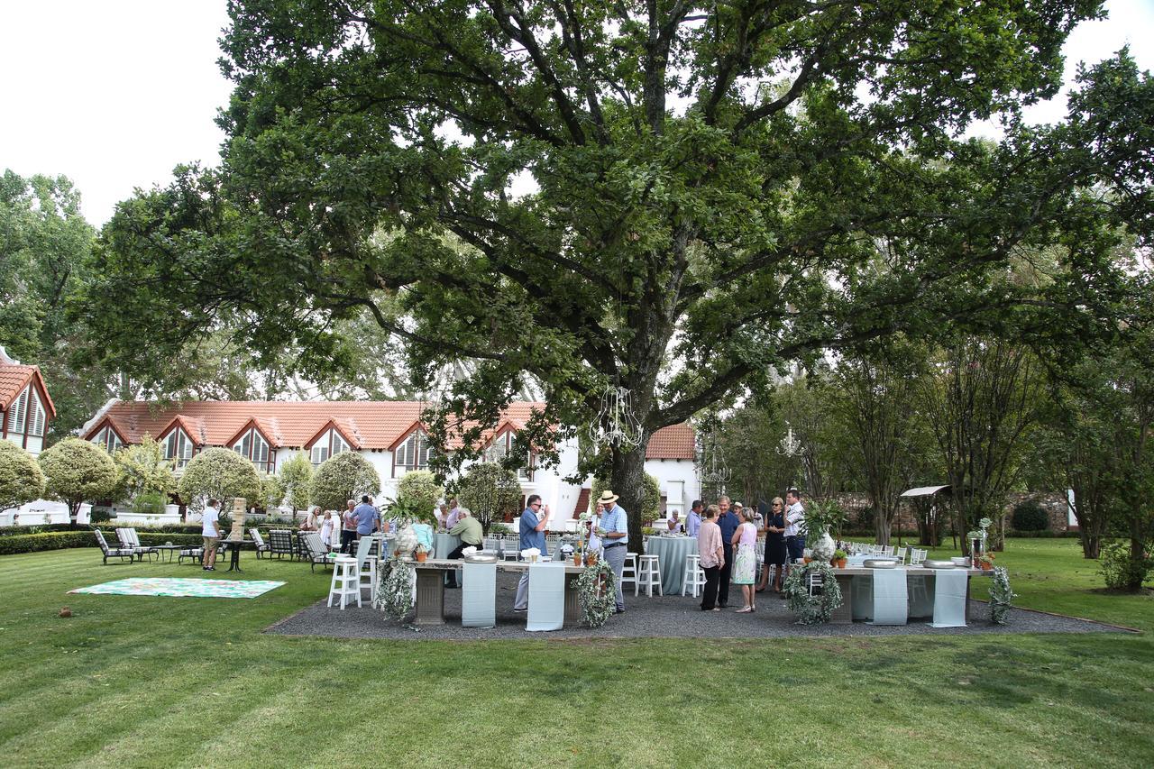 River Meadow Manor Centurion Eksteriør billede