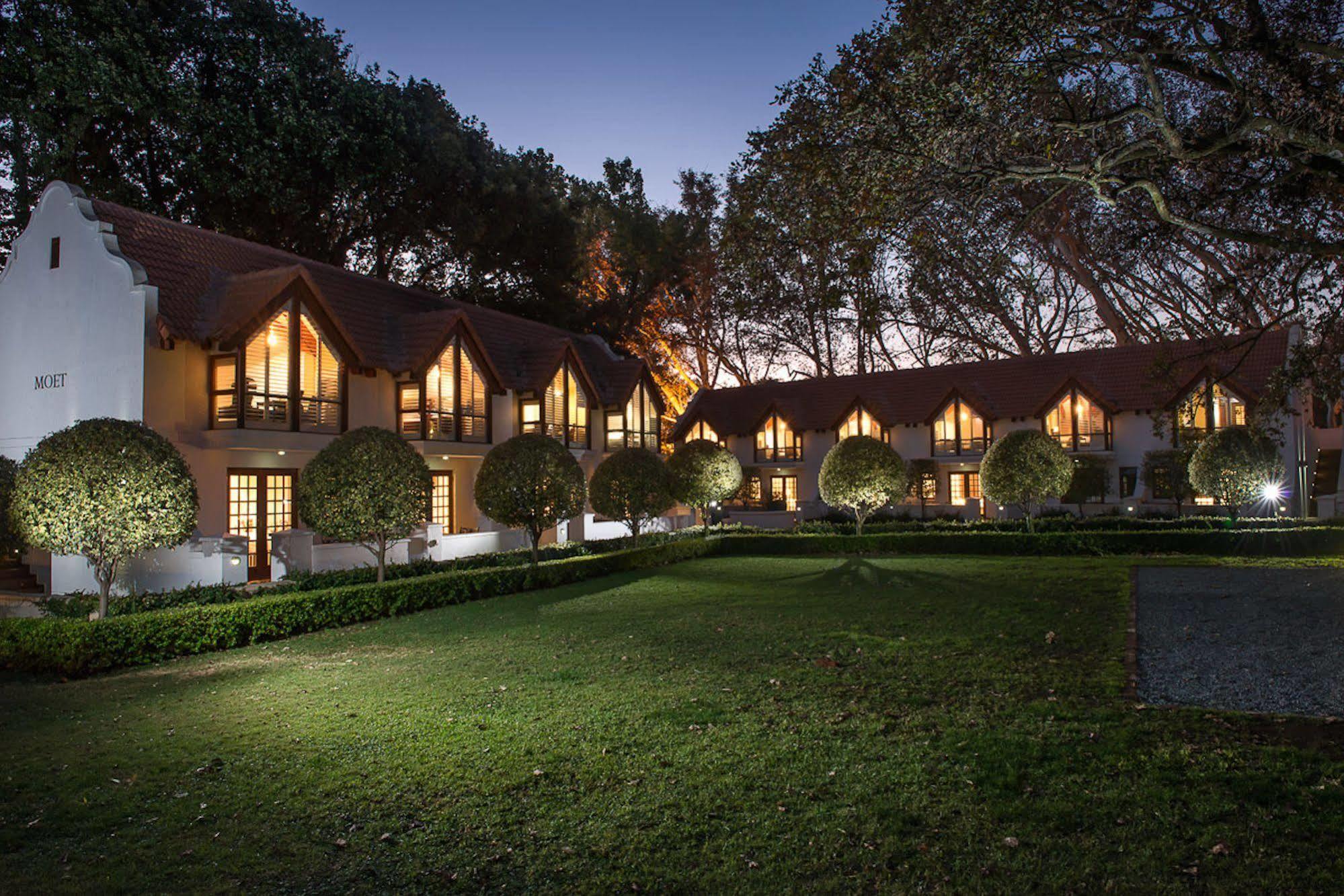 River Meadow Manor Centurion Eksteriør billede