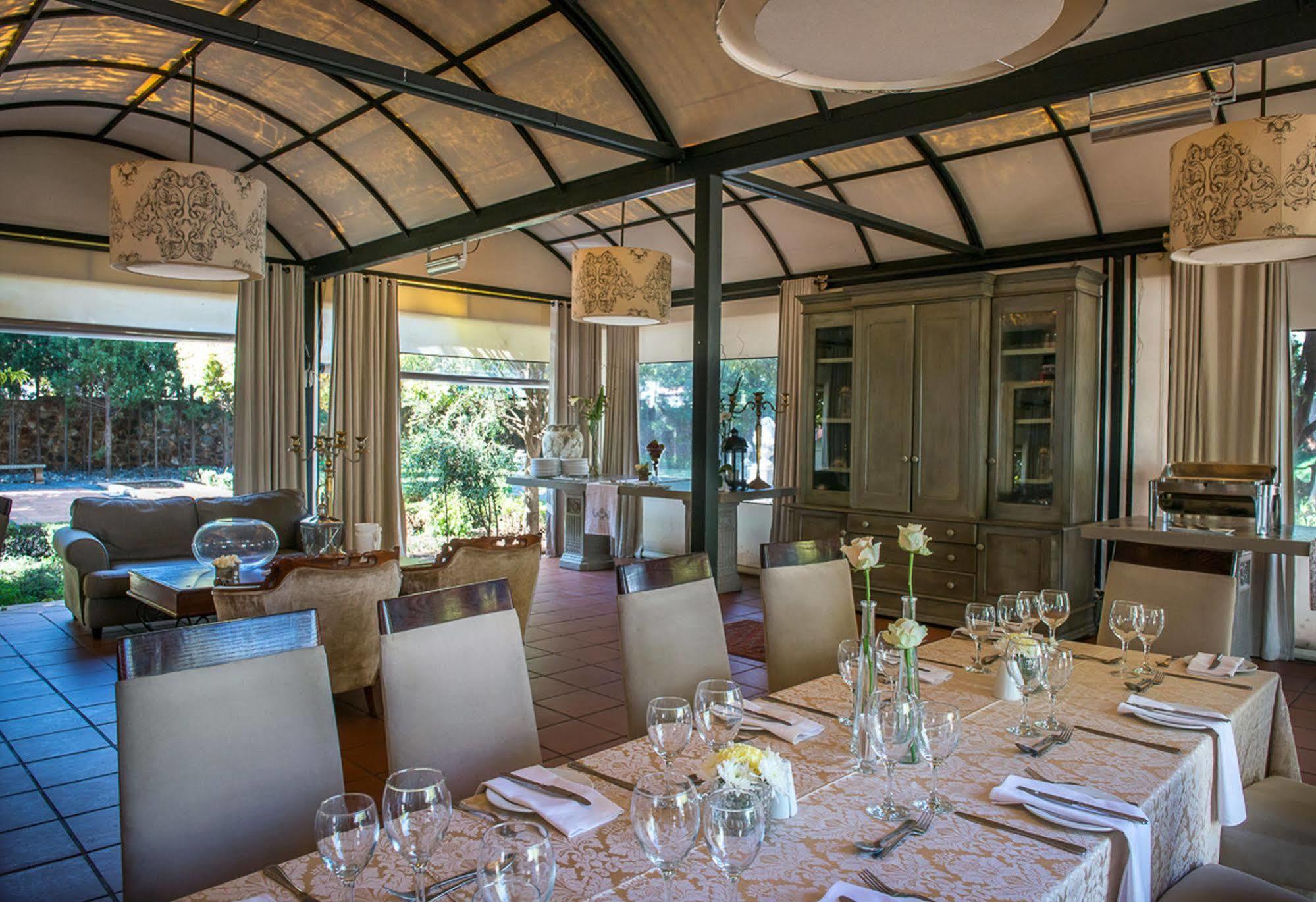 River Meadow Manor Centurion Eksteriør billede